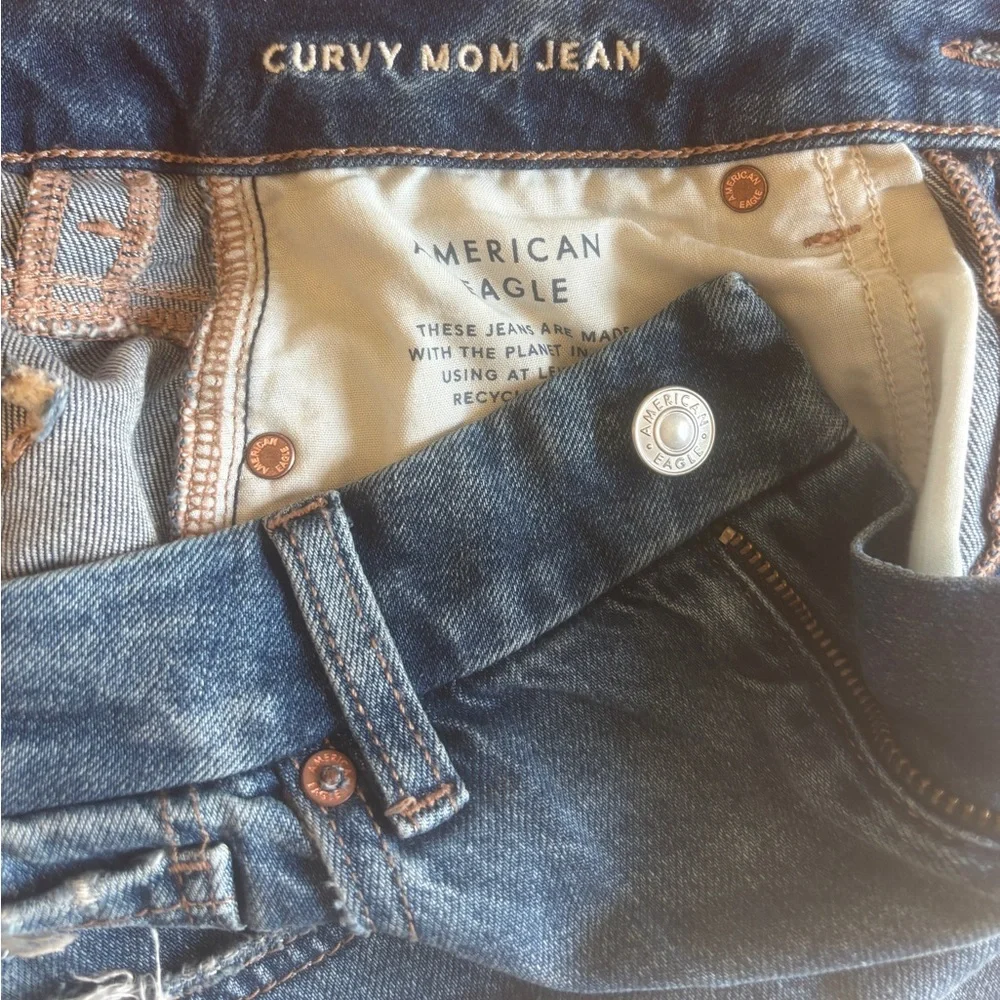 American Eagle Curvy Mom Jeans Size 6 High Rise Straight Leg Medium Wash - Picture 7 of 7